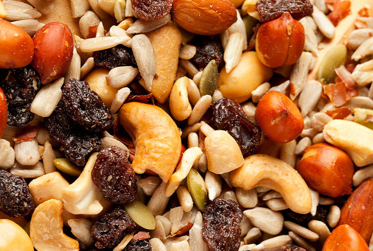 How to Build a Healthy Trail Mix